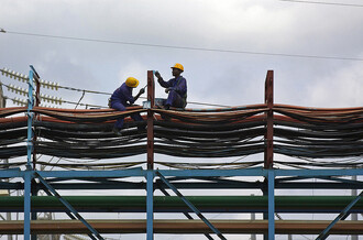 Údržba tepelné elektrárny v Takoradi, Ghana