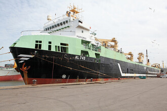 Tato loď  v Austrálii lovit nesmí. Na snímku super trawler Margiris, který se nově jmenuje Abel Tasman.