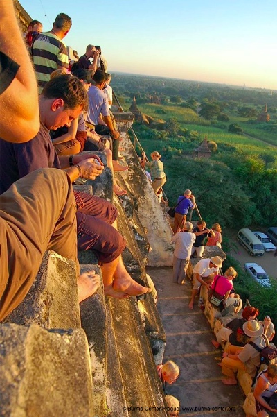 -Turisté v Baganu-