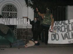 - Happening na demonstraci na podporu čečenských uprchlíků -