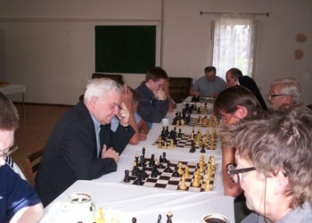 -Foto Charita Olomouc: Šachový turnaj v „azyláku“-
