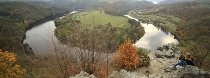 Pohled na tzv. &quot;solenickou&quot; podkovu řeky Vltavy Foto: Jiří Sedláček Wikimedia Commons