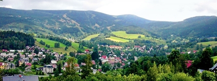 Pohled na Horní Rokytnici a Lysou horu Foto: Ondrej.konicek Wikimeda Commons