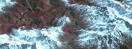 Řeka Jarlong Tsangpo v Tibetu Foto: NASA/GSFC/METI/ERSDAC/JAROS, and U.S./Japan ASTER Science Team Wikimedia Commons