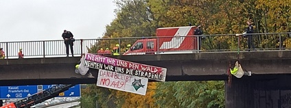 Aktivisté blokují silnice v Něměcku Foto: Twitter.com Aktivisté blokují silnice v Něměcku Foto: Twitter.com