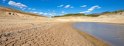 Vyschlý břeh ve Španělsku Foto: Depositphotos