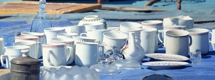 Staré porcelánové nádobí Foto: Depositphotos