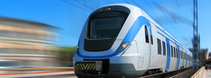 Rychle jedoucí vlak Foto: scanrail Depositphotos