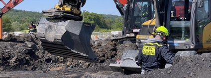Sanace kontaminované půdy Foto: Hasičský záchranný sbor ČR - Olomoucký kraj