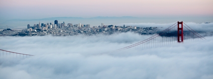Most Golden Gate v San Franciscu v mlze Foto: Depositphotos