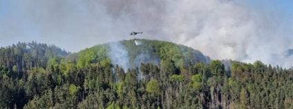 Požár lesa v NP České Švýcarsko poblíž Jetřichovic. Foto: Správa NP České Švýcarsko MŽP ČR