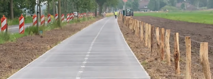 Solární cyklostezka v Utrechtu Foto: Ruptly / youtube.com Solární cyklostezka v Utrechtu Foto: Ruptly / youtube.com