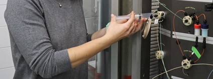 Přístroj pro separaci a čištění zkoumaných proteinů. Foto: Jan Kolář ÚEB AV ČR