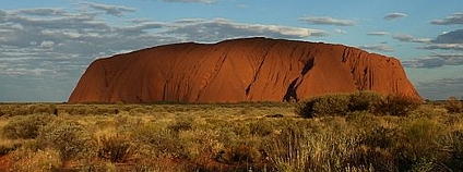 Australský symbol, skála Uluru. Foto: Weie Wikimedia Commons