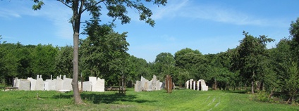Vzpomínkový park v pražských Satalicích Foto: Zdeňka Vítková Pražská EVVOluce