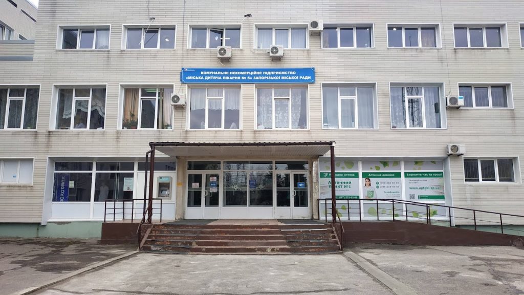 NESEHNUTÍ spouští sbírku Slunce pro Ukrajinu na solární elektrárnu pro nemocnici