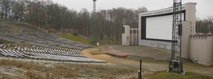 Amfiteátr v areálu ZOO Plzeň Foto: PatrikPaprika Wikimedia Commons