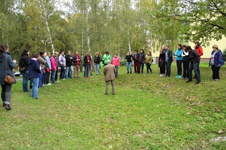 Příklady hospodaření s dešťovou vodou v praxi, odborná komentář zajistil Jiří Vítek a Ivana Kabelková. 