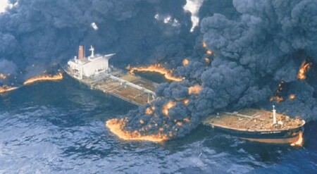 Ropný tanker přepravoval 250 tisíc tun lehké ropy z Perského zálivu do Španělska. 110 kilometrů od Jihoafrické republiky začal hořet a náhle vybuchl. Do moře vyteklo více než 1,8 milionu barelů ropy.