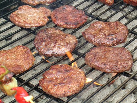 V říjnu už se takhle možná budou připravovat burgery ze zkumavky