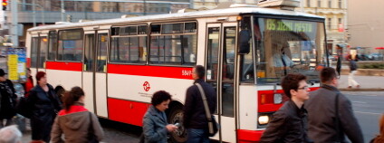 Autobus v Praze. Foto: Martin Singr/Ekolist.cz