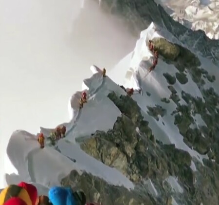  Výstup na Mount Everest.