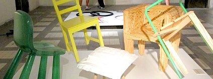 Designblok´11: židle z různých recyklovaných materiálů. Foto: Zdeňka Vítková / Ekolist.cz 