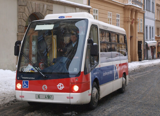 Na konci roku 2021 by mohla začít výstavba nabíječek a nákup vozidel. Ilustrační foto.