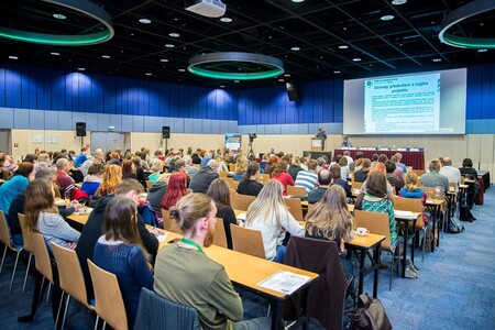 Pohled do sálu 3. konference Naše příroda, které se zúčastnilo téměř 240 posluchačů.