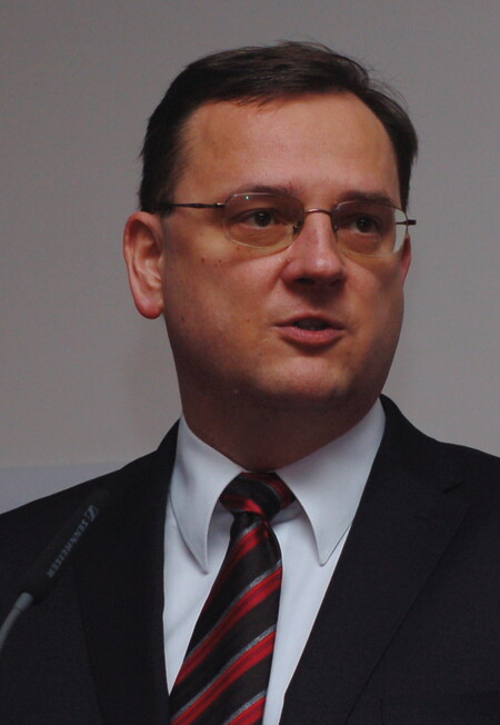 Premiér Petr Nečas. Jeho vláda podle asociace nevládních organizací Zelený kruh zcela selhala v ochraně životního prostředí