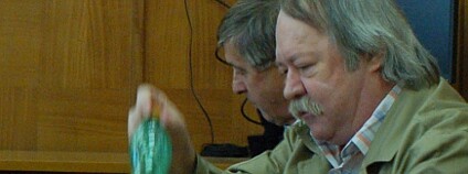 Lubomír Studnička, předseda Společnosti ochránců přírody, u litoměřického soudu.Foto: Hugo Charvát/Ekolist.cz