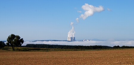 V dnešní době o tomto problému nelze jednoznačně rozhodnout. Současná výše cen elektřiny činí z  dostavby jaderné elektrárny Temelín ekonomicky zcela nerentabilní projekt. Pro rozhodnutí v této oblasti chybí důkladné analýzy.