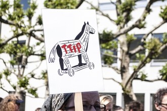 Copak se příznivci TTIP vůbec nepoučili z neúspěchu britské kampaně za setrvání země v EU? Makroekonomické údaje už v politické debatě nemají takovou váhu jako kdysi, upozorňuje Financial Times. Na obrázku demonstrace proti TTIP