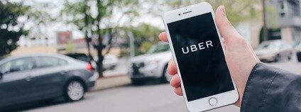  Aplikace Uber Foto: Stock Catalog - https://quotecatalog.com/ Flickr.com 